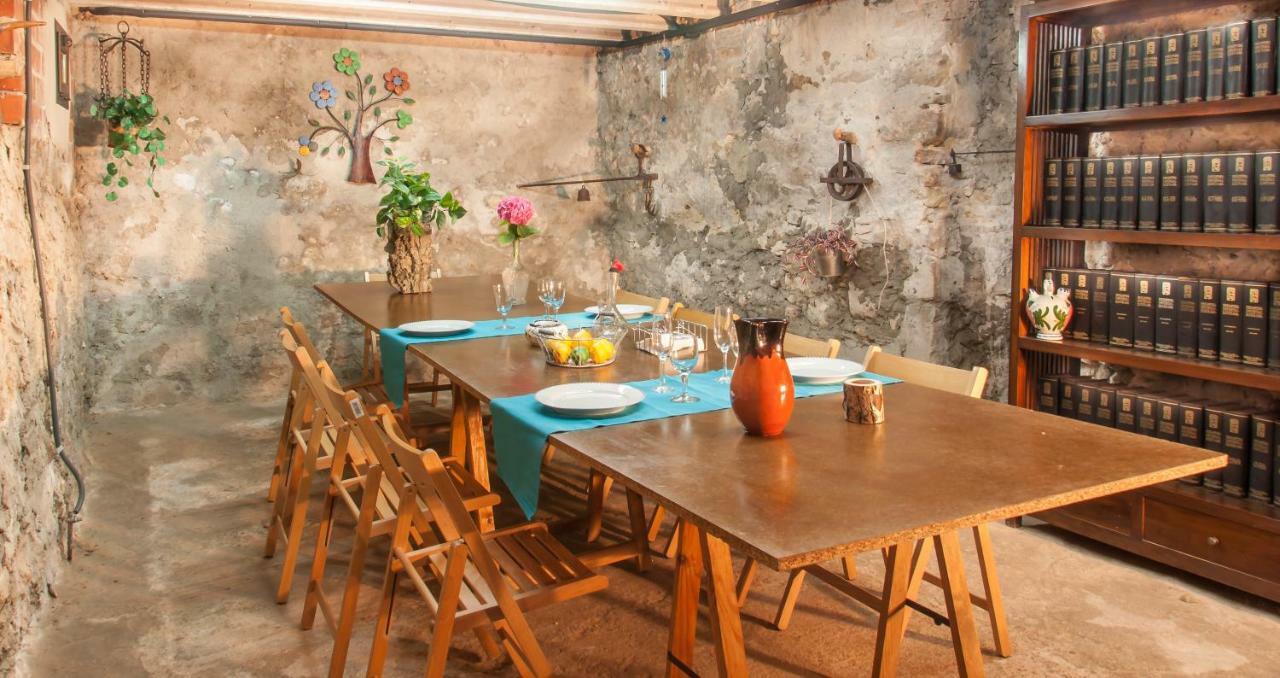 Cal Xaiet Guest House Llampaies Bagian luar foto