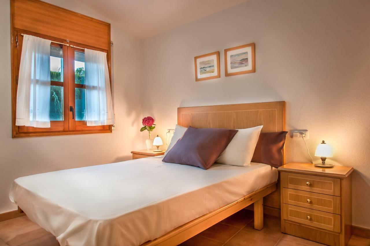 Cal Xaiet Guest House Llampaies Bagian luar foto