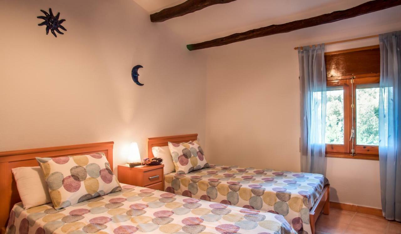 Cal Xaiet Guest House Llampaies Bagian luar foto
