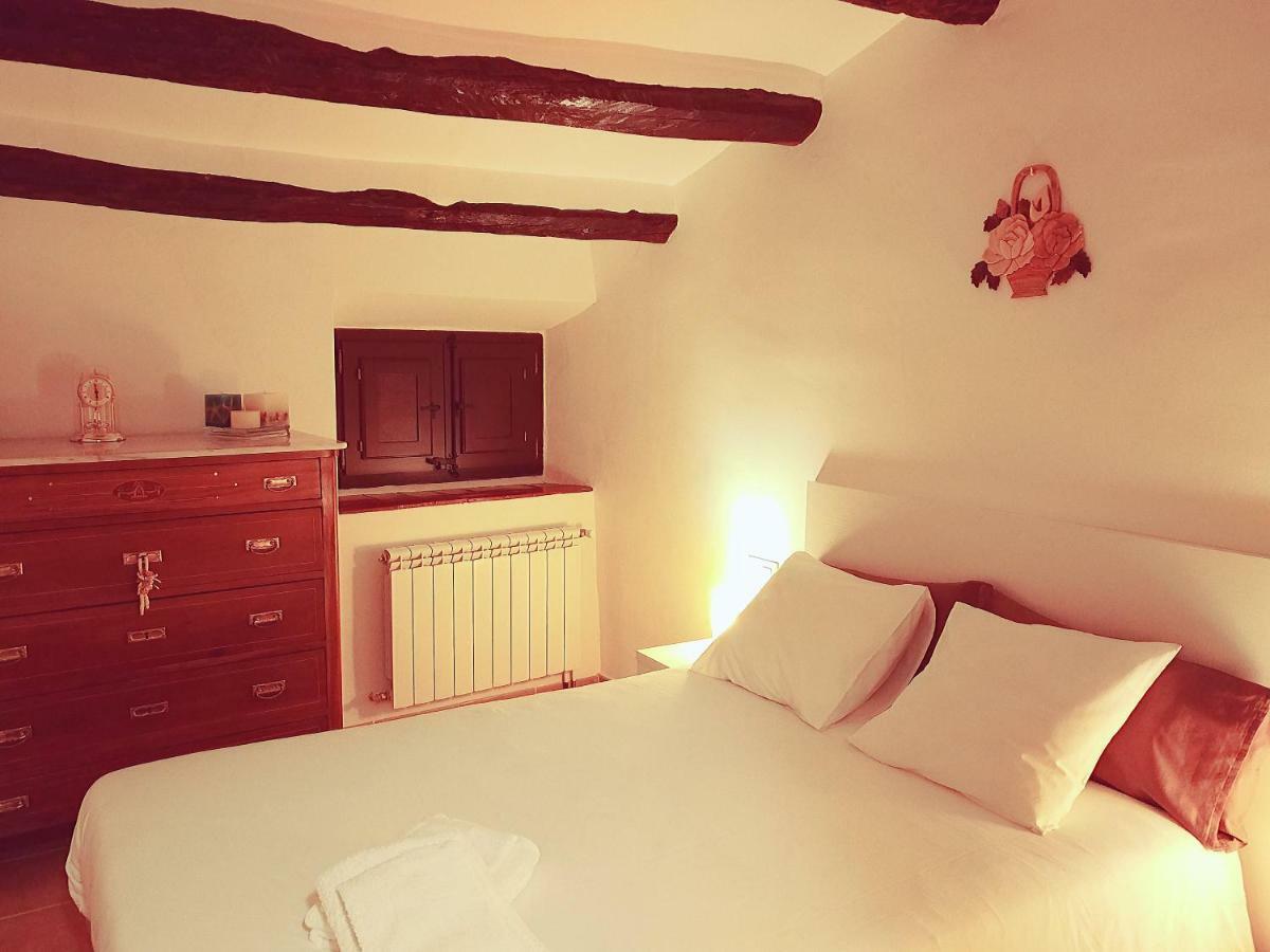 Cal Xaiet Guest House Llampaies Bagian luar foto